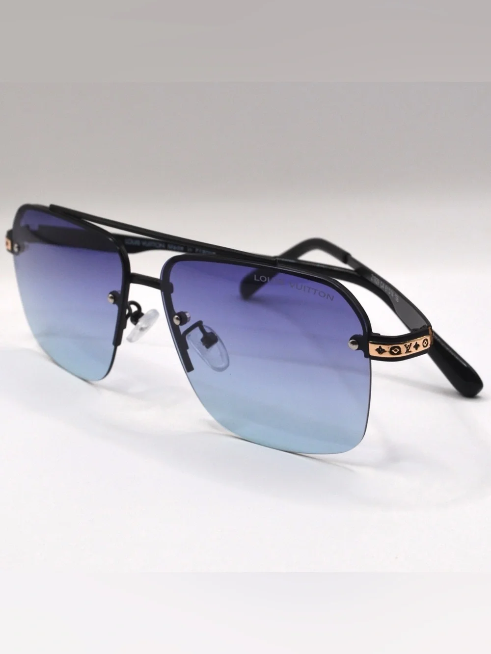 Louis Vuitton Men’s Sunglasses – Black / Purple-Blue Gradient – New – 61-14-138